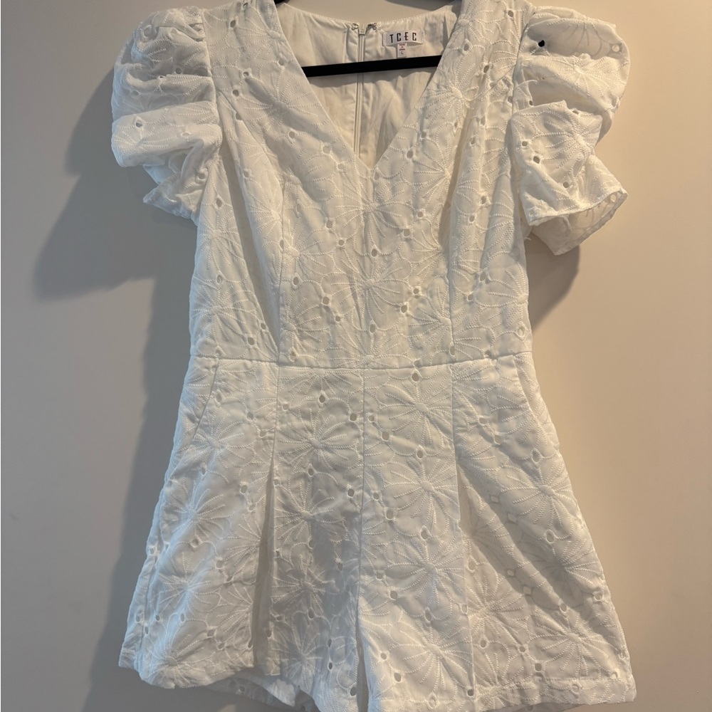 TCEC White Zip-Up Garment